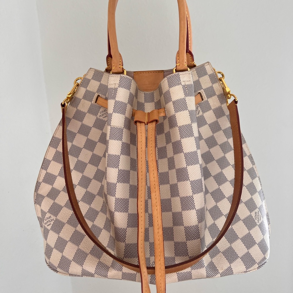 2017 Louis Vuitton Girolata Damier Azur white canvas shoulder bag